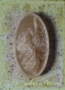 Bijou Corse pendentif carte en relief 4cm en corne blonde