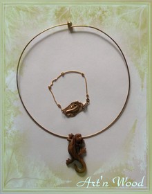 Parure salamandre pendentif en bois d'olivier+bracelet en bronze doré massif