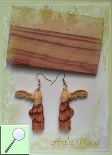 Longues boucles d`oreilles artisanales: La Victoire de Samothrace, sculpture sur bois de rose - Art`n Wood: sculptrice, artisan d`art, créatrice de bijoux sur-mesure en matières précieuses naturelles