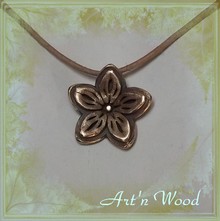 Bijou artisanal, pendentif Fleur d'Etoile en bronze massif