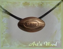 bijou pendentif collier pour homme ballon de rugby en bronze massif doré, sport, cadeau, personnalisé, luxueux et viril - Art`n Wood: bijoux de créateur, sculptures et cadeaux d`art