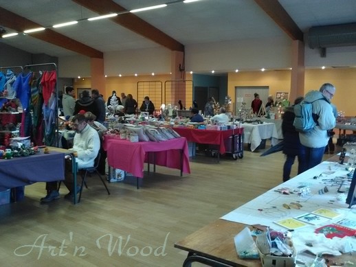 marché de Noël 2017 à Mont-Près-Chambord, Art`n wood, artisan d`art, sculptrice, créatrice de sculptures, bijoux faits main et cadeaux d`art personnalisés sur-mesure en matières précieuses naturelles