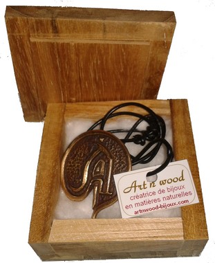 cadeau souvenir sur-mesure: bijou personnalisé en bronze massif réalisé pour une association de jeux de rôle, fabrication artisanale en petite série - Art`n Wood, créatrice de bijoux, sculptures