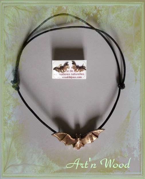 Parure artisanale chauve-souris, reine de la nuit: grand pendentif et puces d'oreille en bronze