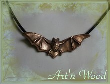 Bijou artisanal, grand pendentif chauve-souris 5cm en bronze doré