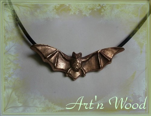 pendentif chauve-souris 5cm en bronze doré