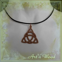 Celtic or Knot? pendentif noeud celtique triquetra 3D aspect bois