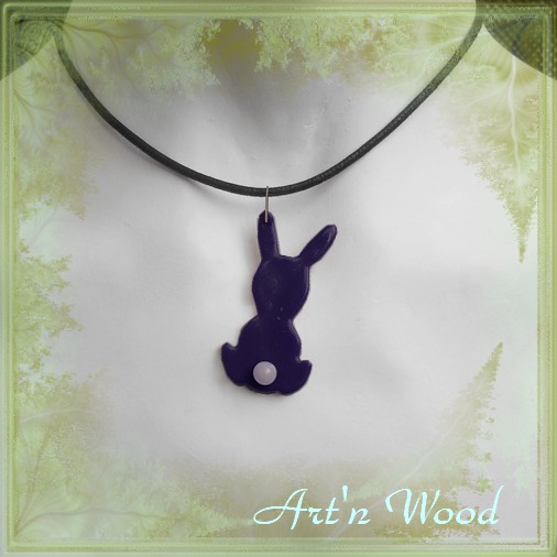 Pendentif personnalisé lapin de dos en perle de verre faite main